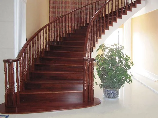 实木楼梯